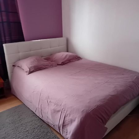Chambre Privee Dans Une Maison Individuelle Ronchin Exteriér fotografie